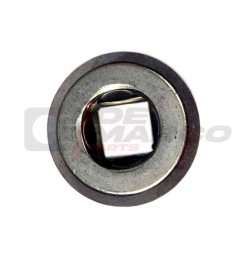 Magnetic metal plug for oil drain and engine change on vintage Renault vehicles