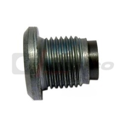 Magnetic metal plug for oil drain and engine change on vintage Renault vehicles